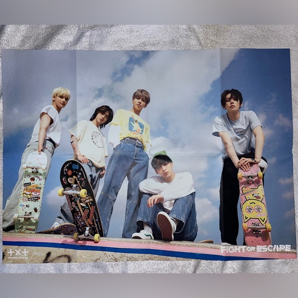 Tomorrow X Together Fight or Escape : Fight and Escape: Together bundle - Picture 11 of 12